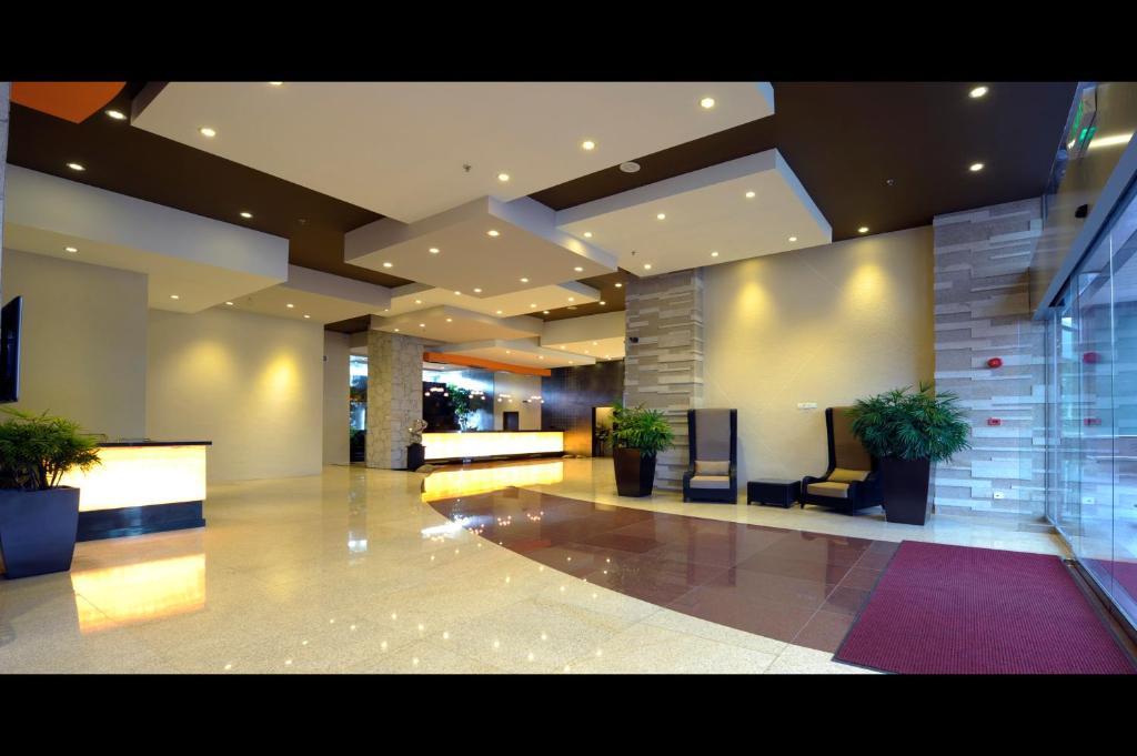 Hock Lee Hotel & Residences Kuching Exterior foto